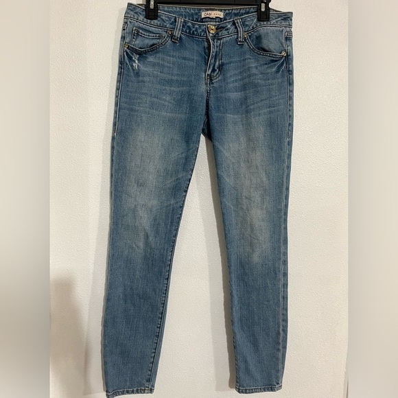 CAbi 319 jeans Sz 8 some distress skinny - Picture 1 of 8